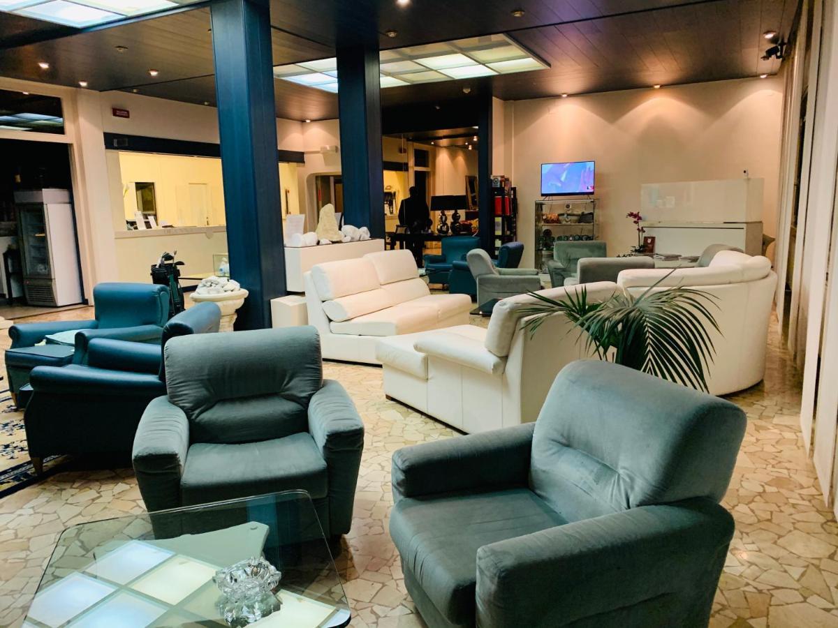 G&D Hotel Deanna Pool&Brunch Milano Marittima Bagian luar foto