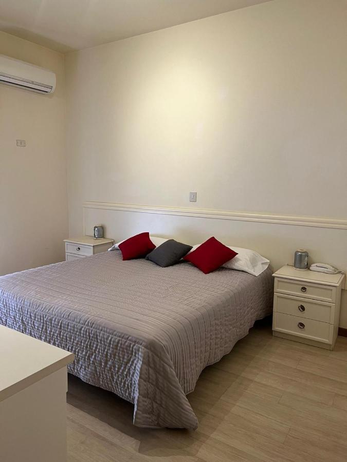 G&D Hotel Deanna Pool&Brunch Milano Marittima Ruang foto