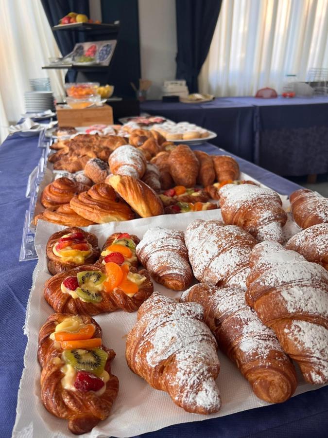 G&D Hotel Deanna Pool&Brunch Milano Marittima Bagian luar foto