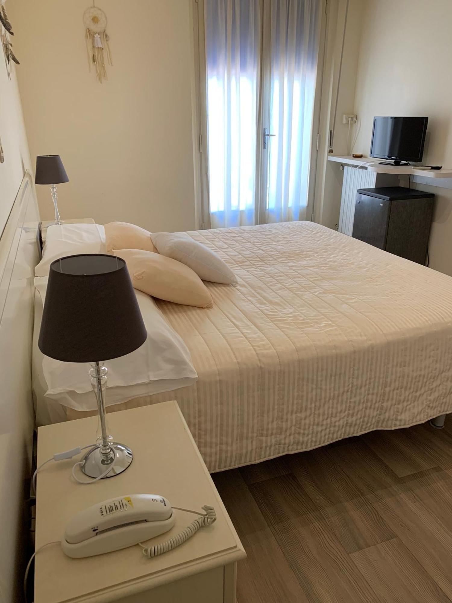 G&D Hotel Deanna Pool&Brunch Milano Marittima Ruang foto