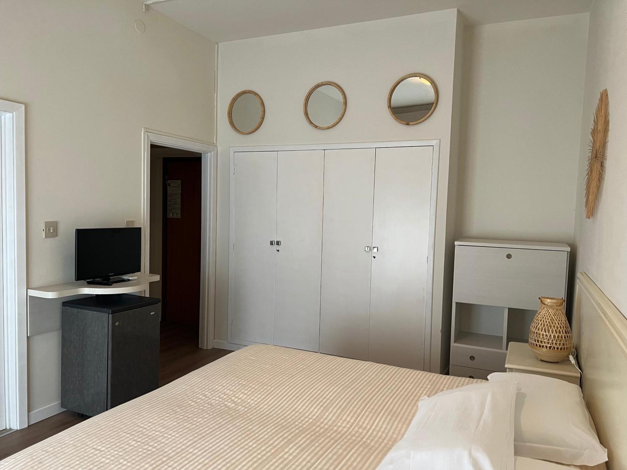 G&D Hotel Deanna Pool&Brunch Milano Marittima Ruang foto