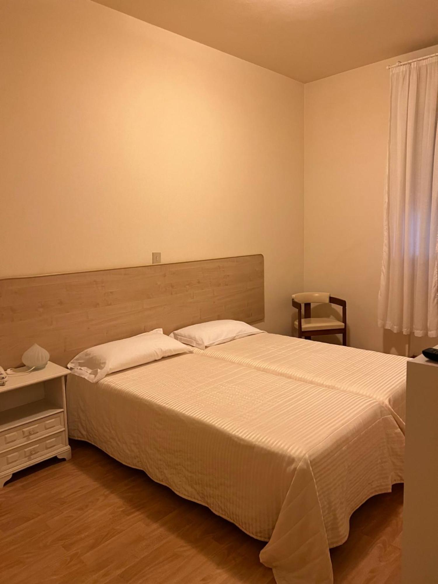 G&D Hotel Deanna Pool&Brunch Milano Marittima Ruang foto