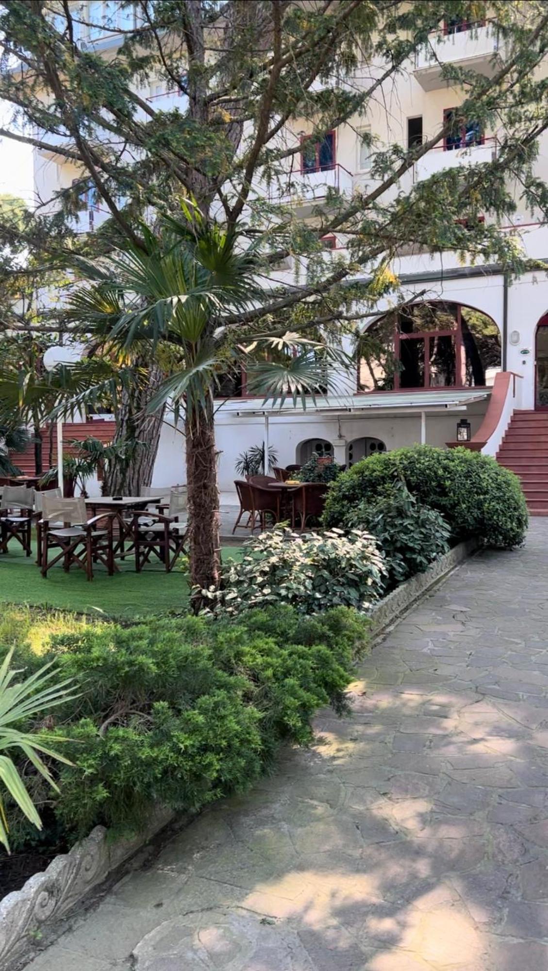 G&D Hotel Deanna Pool&Brunch Milano Marittima Bagian luar foto