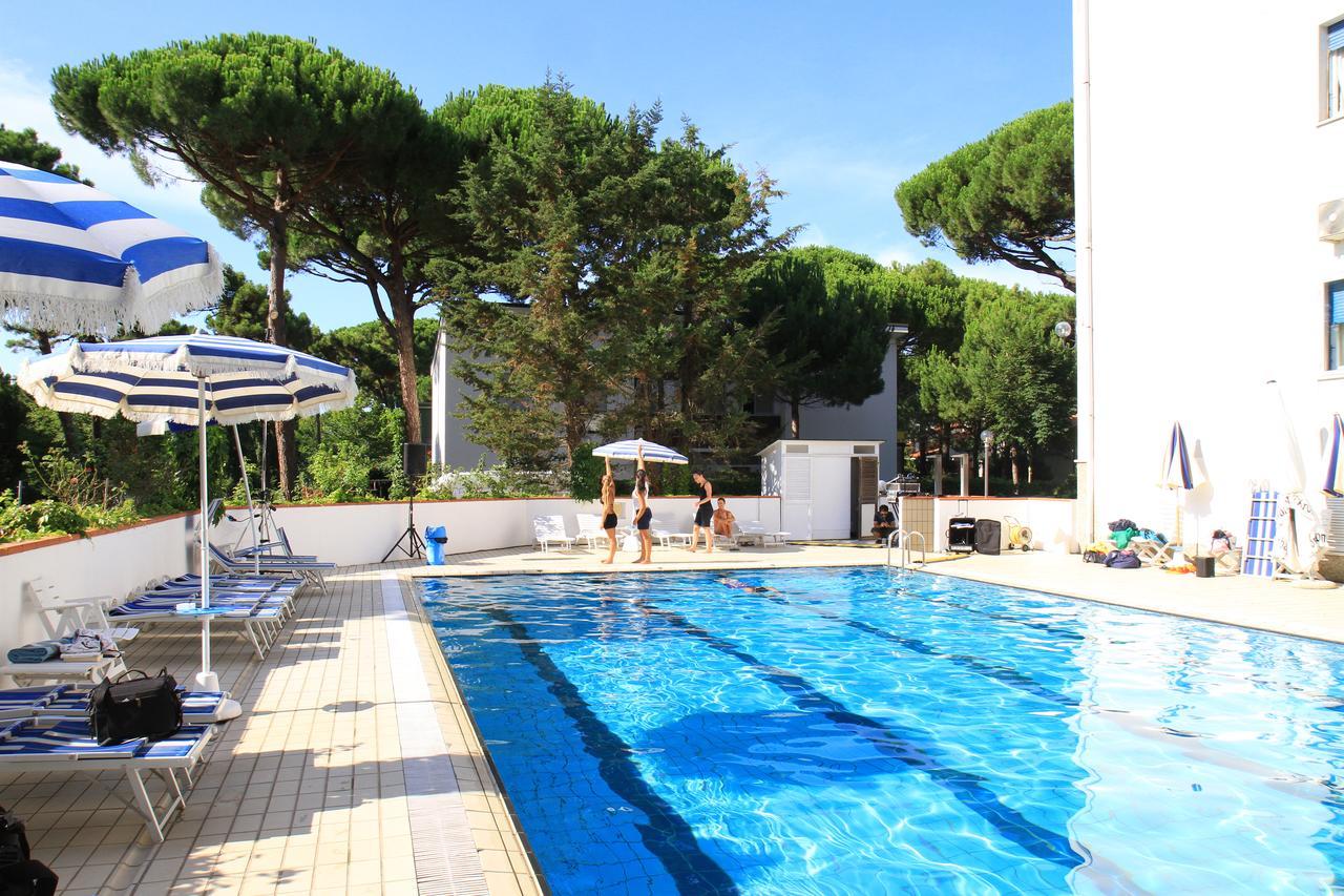 G&D Hotel Deanna Pool&Brunch Milano Marittima Bagian luar foto