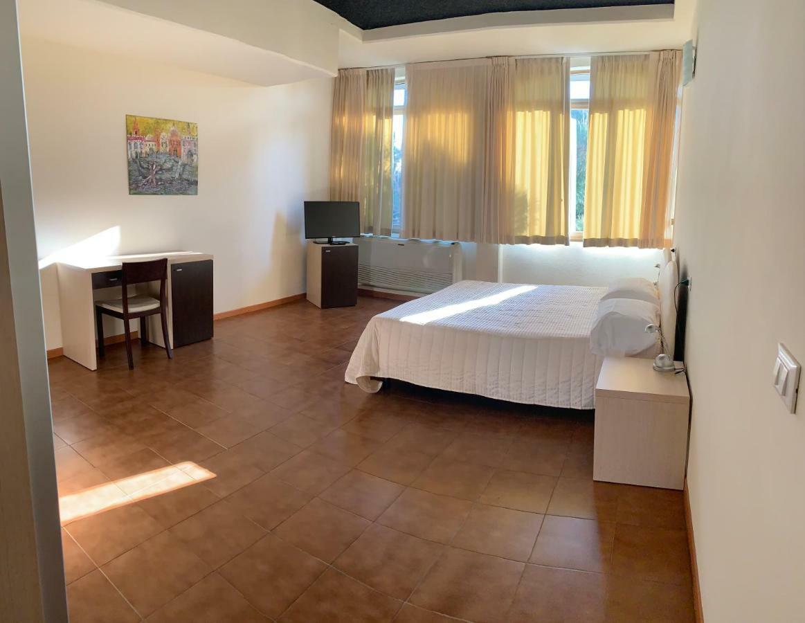 G&D Hotel Deanna Pool&Brunch Milano Marittima Bagian luar foto